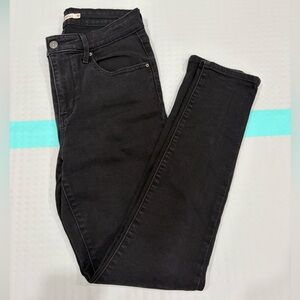 Levi’s • Highrise Black Skinny Jeans • 30 x 30